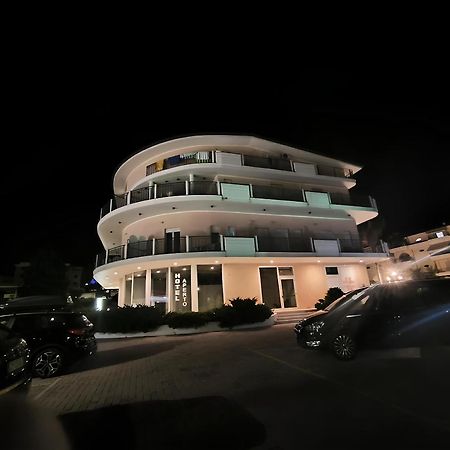 Eu Ropa Hotel Nereto Екстер'єр фото
