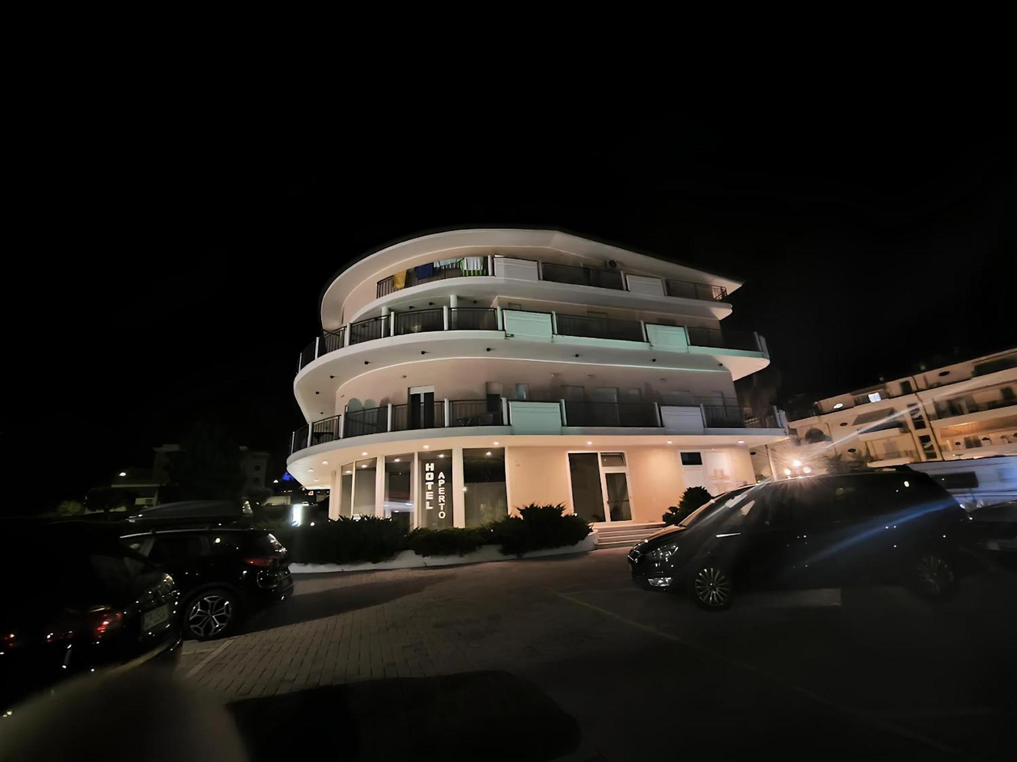 Eu Ropa Hotel Nereto Екстер'єр фото