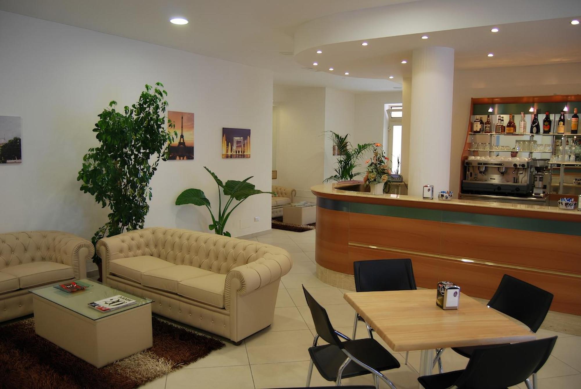 Eu Ropa Hotel Nereto Екстер'єр фото
