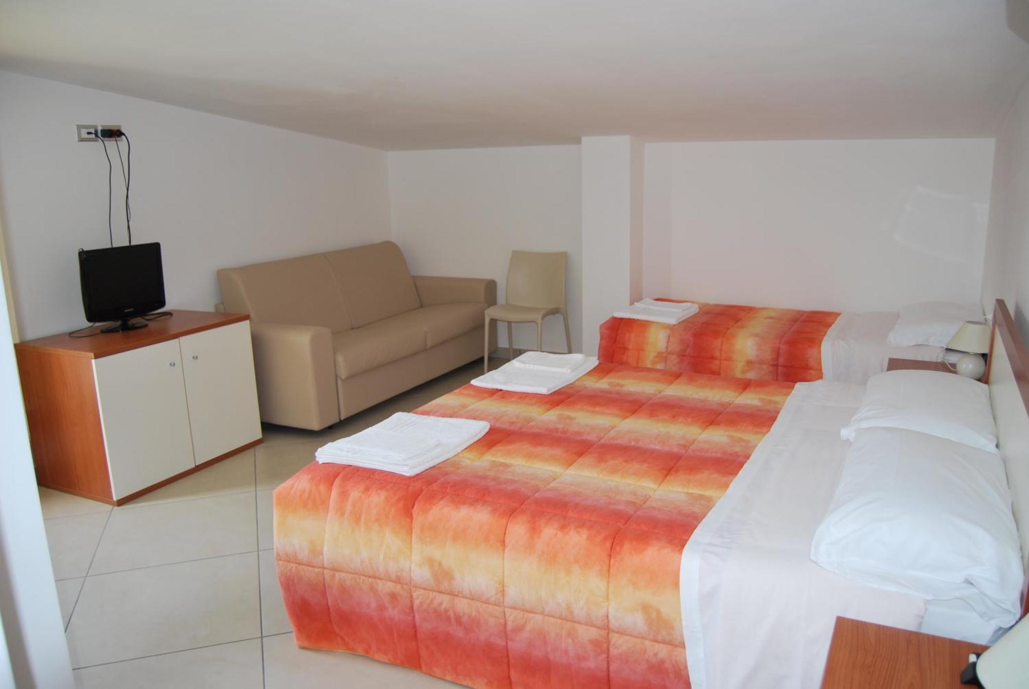 Eu Ropa Hotel Nereto Екстер'єр фото
